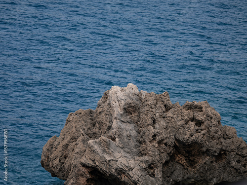 Fototapeta Naklejka Na Ścianę i Meble -  beautiful sea waves and rocks