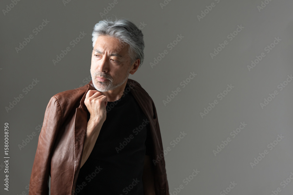 Obraz premium ジャケットを着た男性