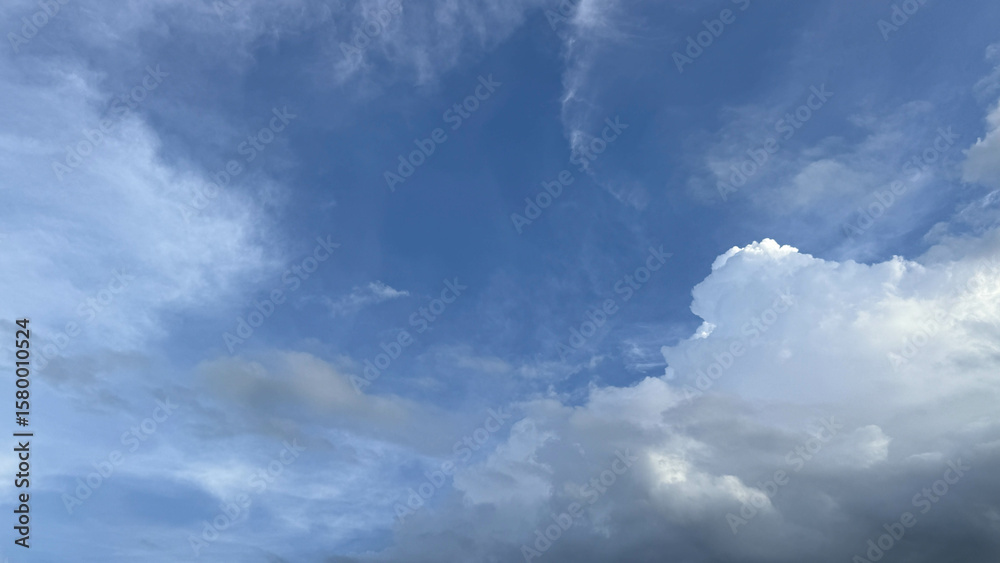 Obraz premium Clouds at the end of the rainy season