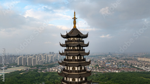 Obraz na plátne The scenery of Lingfeng Tower on the hillock