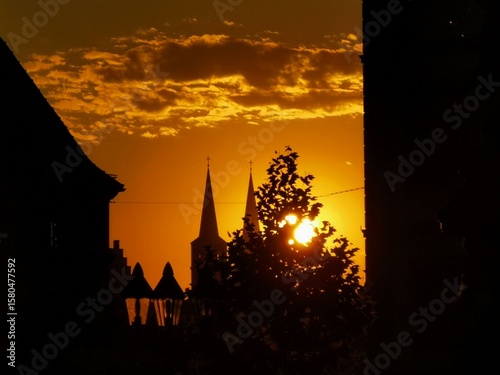 Sonnenuntergang in der Stadt Wurzburg in Unterfranken in Bayern in Deutschland