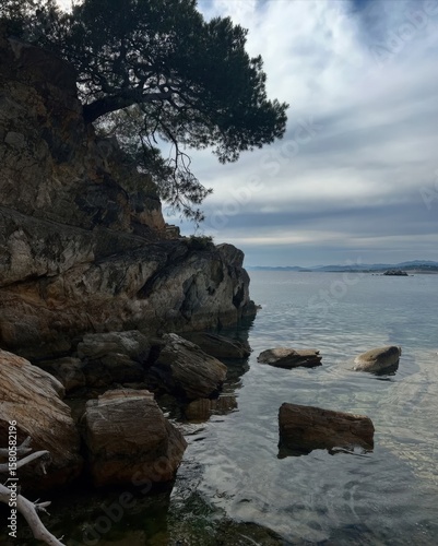 Fototapeta Naklejka Na Ścianę i Meble -  rocks and sea
