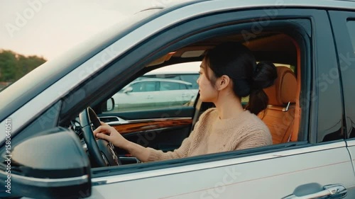 安全運転　カーライフ、快適ドライブ　運転する風景