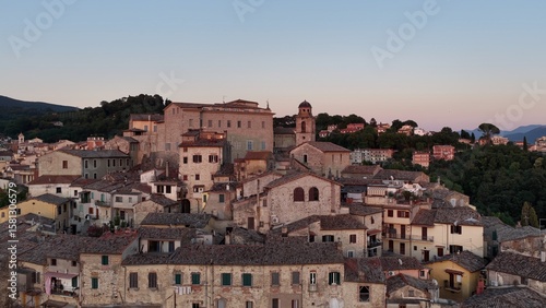 Poggio Mirteto, piccolo borgo medievale della regione lazio nel cuore della Sabina, in provincia di Rieti, Italia.
Vista aerea