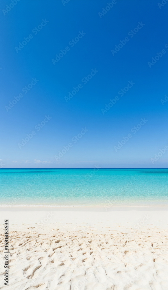 Obraz premium Natural paradise coast with shallow waves and relaxing seascape