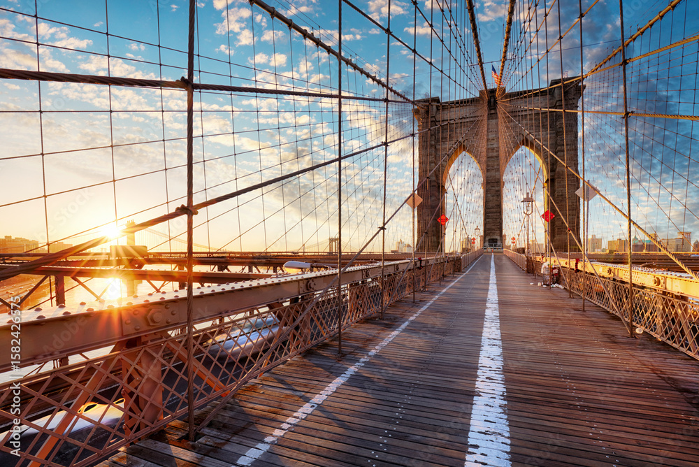 Obraz premium Brooklyn bridge at sunrise in New York City, nobody