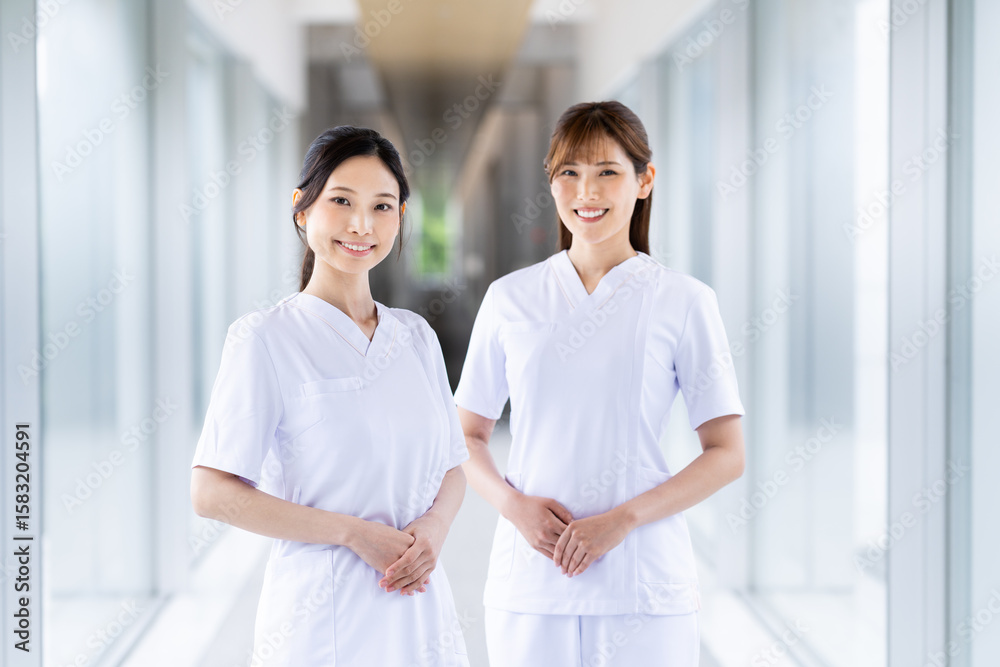 Obraz premium 看護師の若い女性