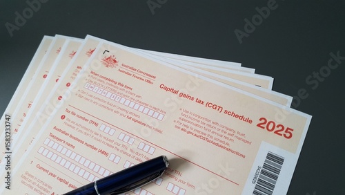 Foto Australian tax form NAT 3423 Capital gains tax (CGT) schedule for the year 2025