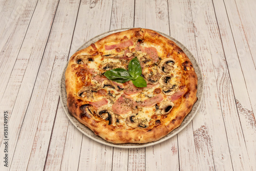 The beauty of Italian pizza lies precisely in its balance: few high-quality ingredients, a well-made dough
