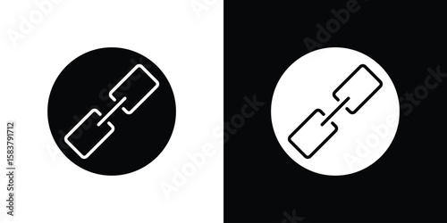 Link icon black and white. Simple glyph icons.