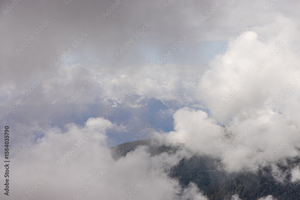 Obraz premium Misty Mountain Scene Captured During Elfin Lakes Hike in Squamish, BC