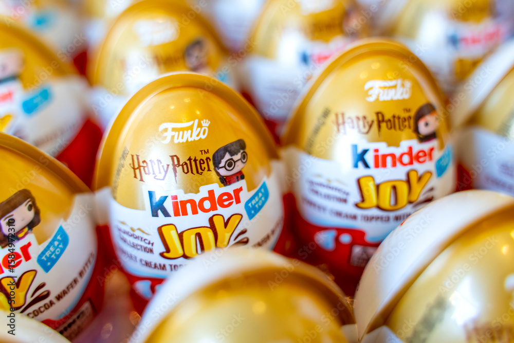 Obraz premium Kinder Joy Harry Potter Chocolate Surprise Eggs in Box. 