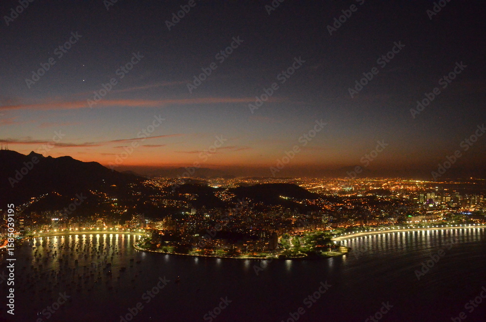 Fototapeta premium night view of the city of lisbon