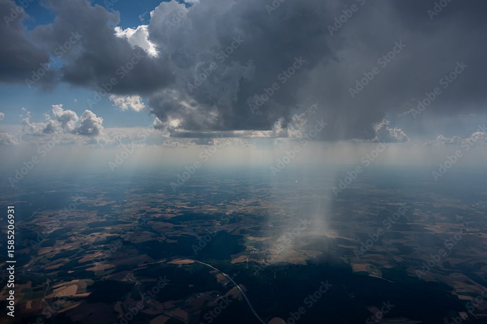 Fototapeta premium Regenschauer aus der Luft