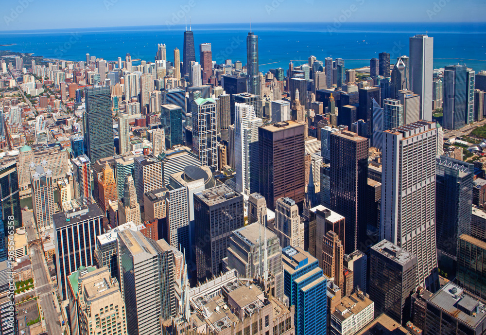 Obraz premium Aerial view of the skyline of the skyscrapers of Chicago