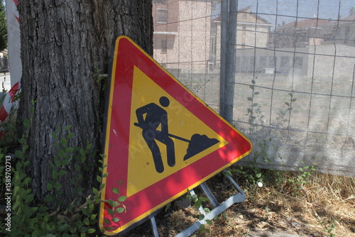 segnale di lavori in corso