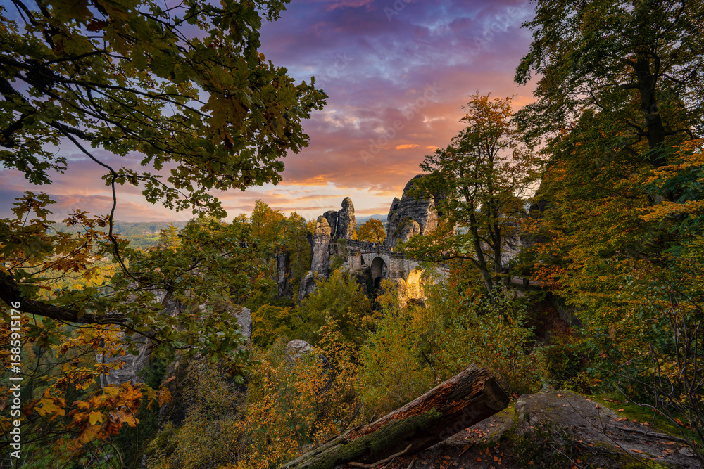 Obraz premium Elbe Sandstone Mountains Location Saxon Switzerland Bastei Bridge Barbarine Königstein Fortress Herkules Pillars germany lilienstein popes stone