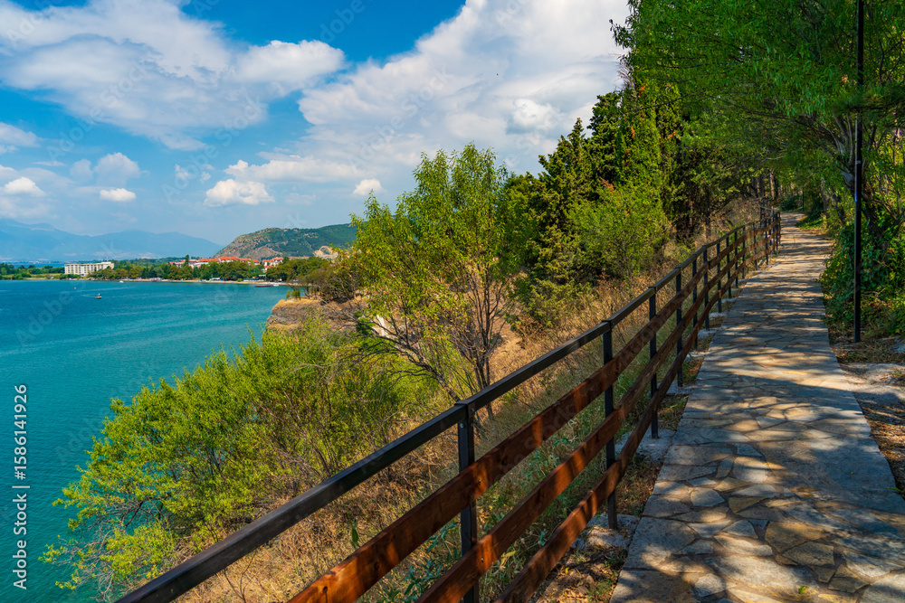Obraz premium Trail along the Lake Ohrid in North Macedonia