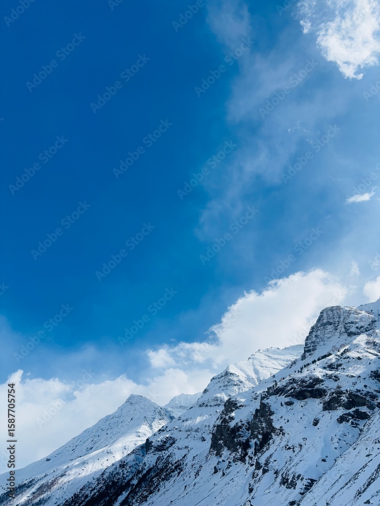 Obraz premium a winter vacation travel to Manali ,India