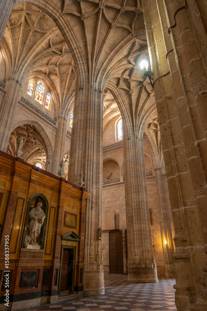 Naklejka premium Interior of Segovia Cathedral.
