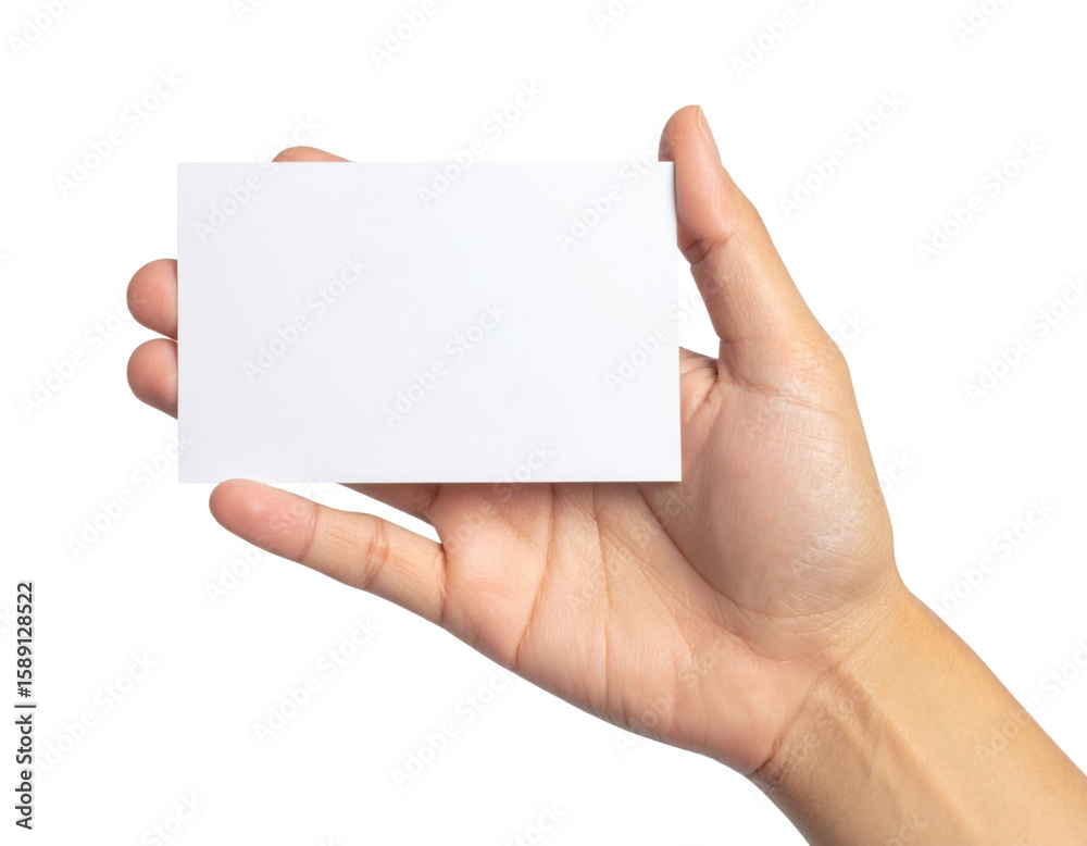 Obraz premium A hand holding a blank white business card against a black background, ready for personalized text or design.