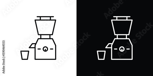 Cold pressed juicer icon. Editable stroke. Icon for web.