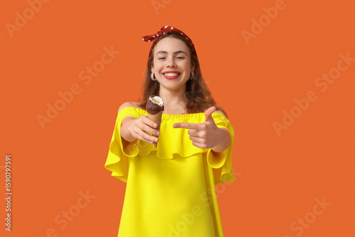 Happy smiling young woman p...