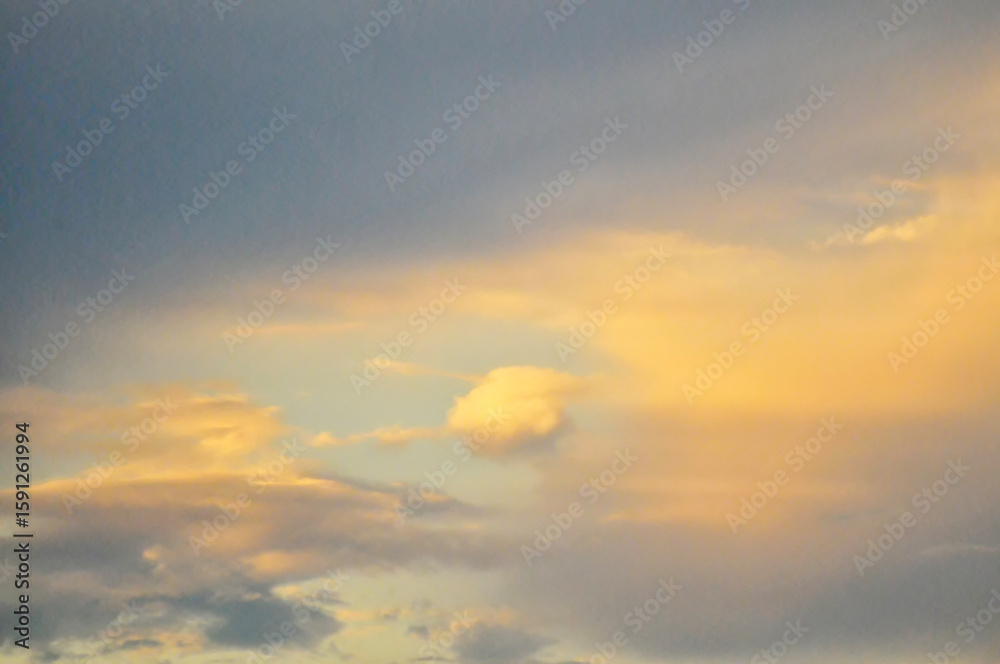 Fototapeta premium sun ray is go down and amazing dramatic orange cloud in sunset