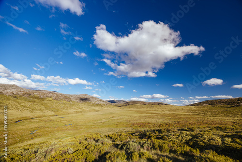 Tableau sur toile Snowy Mountains View on Cascade Hut Trail in Australia
