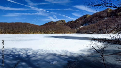 Tableau sur toile The snow-covered Lago Santo Parmense in Parma apennines