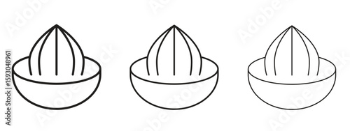 Hand Juicer icon in trendy line style. icon illustrations