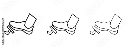 car pedal icon in trendy line style. icon illustrations