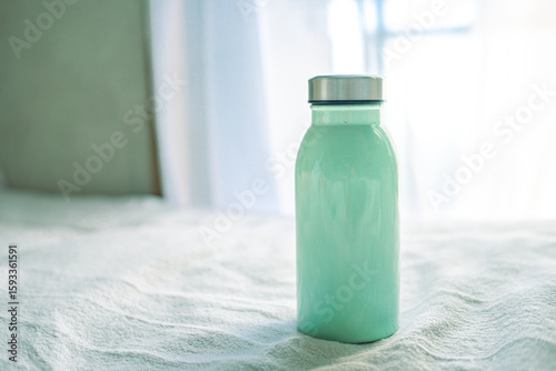 Obraz na plátně 緑の水筒
