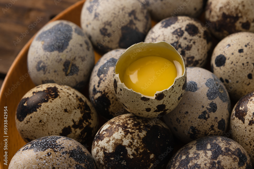 Fototapeta premium Fresh quail eggs