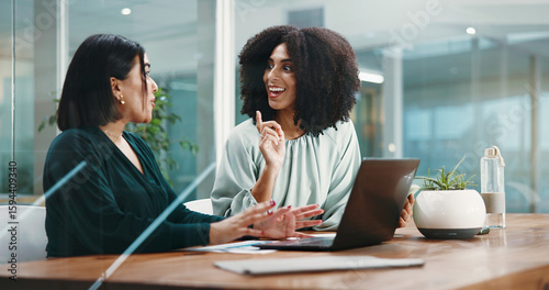 Foto Breakthrough, ideas and laptop with business women in office together for conversation or planning