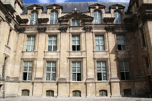 Façade d'un Hôtel particulier à Paris dans le Marais