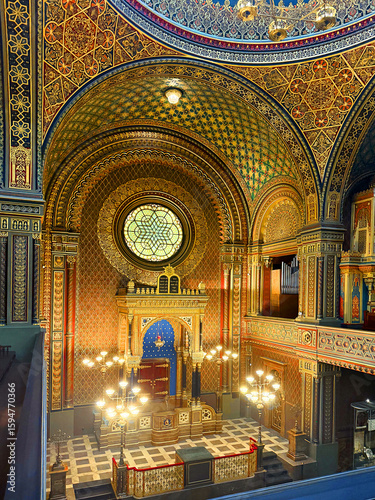 Photography Perfect interior of Spanish Synagogue in Jewish quarter, Prague
