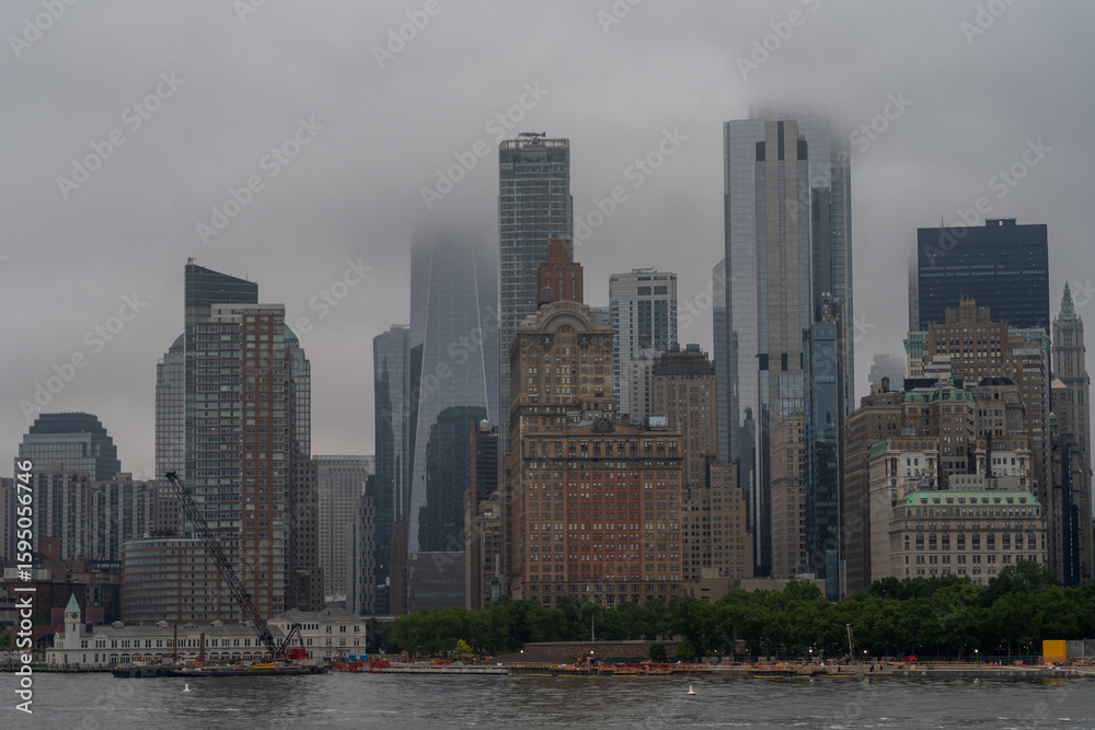 Obraz premium City Skyline and Historic Waterfront