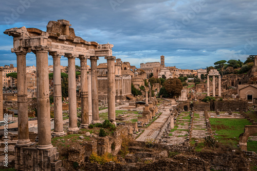 Obraz na płótnie Photograph overlooking the Roman Forum from Palatine Hill in Rome, Italy