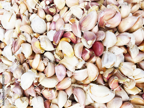 raw gralic background for cooking
