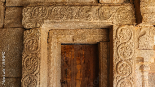 Photography India, Tamil Nadu, Ancient Carvings on the Temple of Kadambar Malai, The Ancient