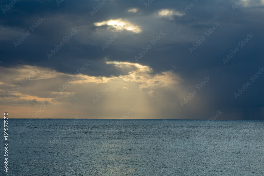 Naklejka premium 奄美大島の空と夏雲。