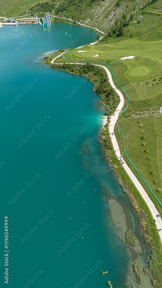 Lac de Tignes (Savoie - France - Alpes) Lac de Tignes (Savoie - France - Alpes)