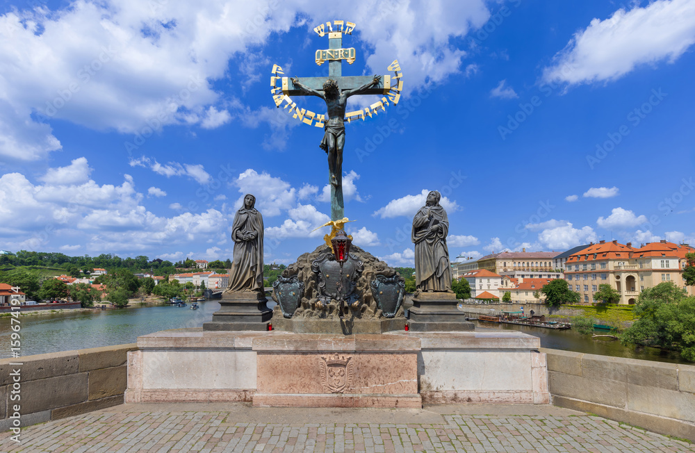 Fototapeta premium Czech, Charles Bridge on Vlatva connecting Prague Castle Lesser Quarter and Old Town.