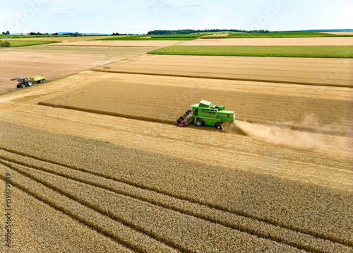 combine harvester harvestin...