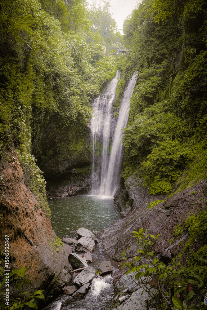 Obraz premium majestic waterfall nature potrait