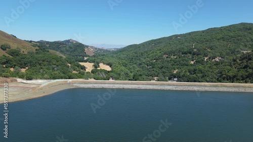 Wallpaper Mural A slow aerial push in of the Dam in the Uvas Reservoir. Torontodigital.ca