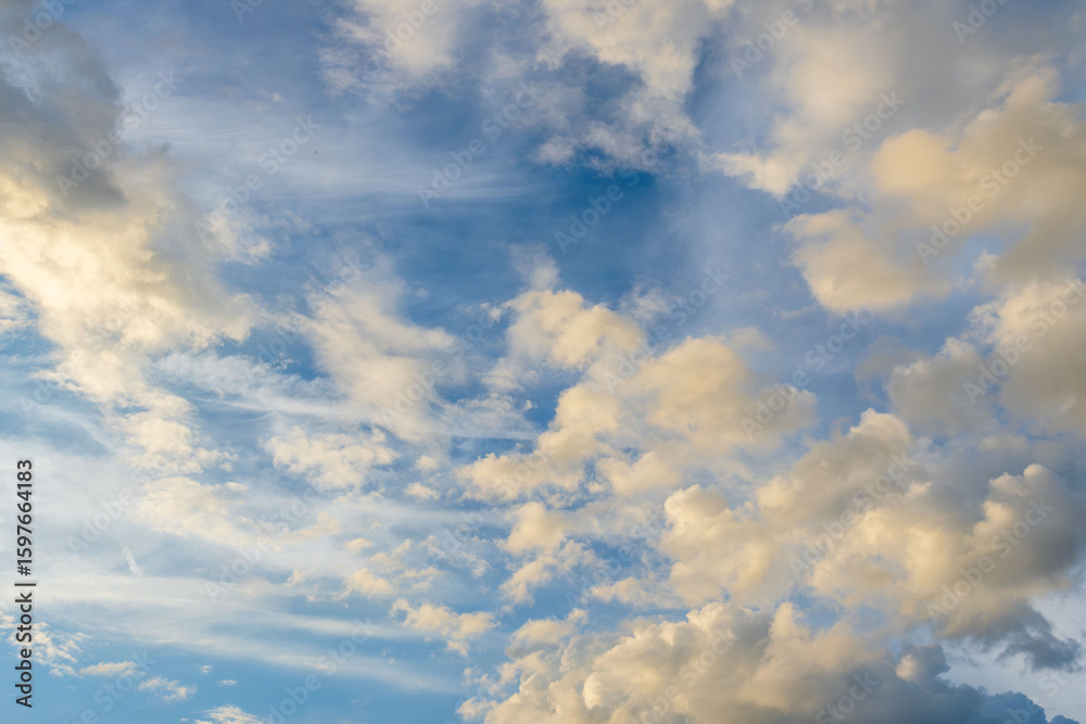 Obraz premium 夏の空 夕暮れの時の空と雲08