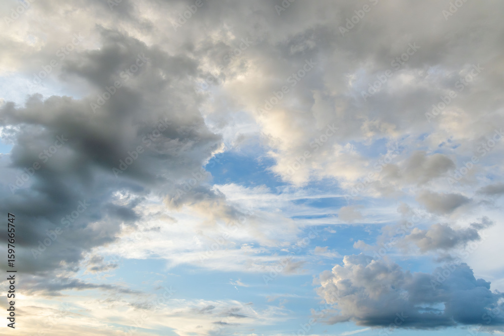 Obraz premium 夏の空 夕暮れの時の空と雲11