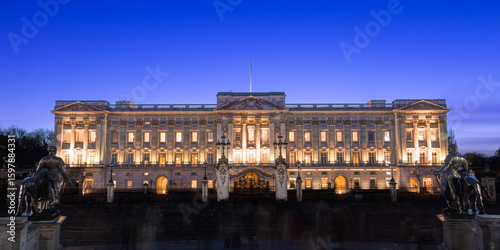 Obraz na plátne Buckingham Palace London at Sunset